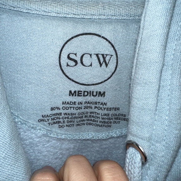 Golden Fox Ramen Blue Hoodie - Picture 3 of 3